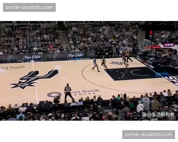 马刺不敌残阵开拓者暴露短板 三分防守崩盘导致战力波动 马刺不敌残阵开拓者暴露短板 三分防守崩盘导致战力波动