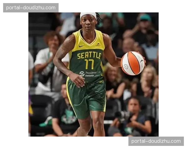 南非主场优势明显,巴拿马核心球员伤缺影响战术完整性 南非主场优势明显,巴拿马核心球员伤缺影响战术完整性